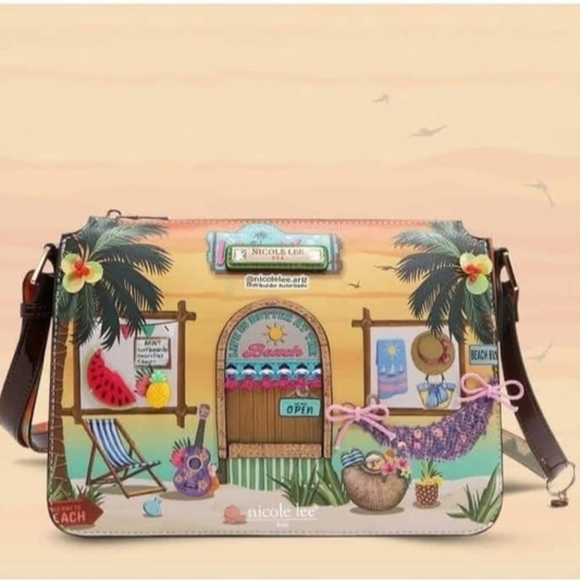 Cartera cruzada Nicole Lee con diseño de tienda playera tropical, palmeras, hamaca, frutas y decoración veraniega.